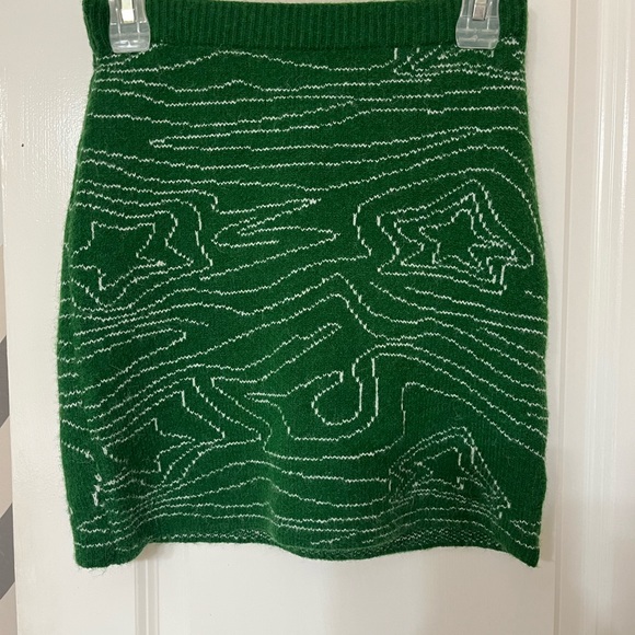 2-piece skirt set, green sweater material, size Small (fits like a Medium) - Picture 3 of 3
